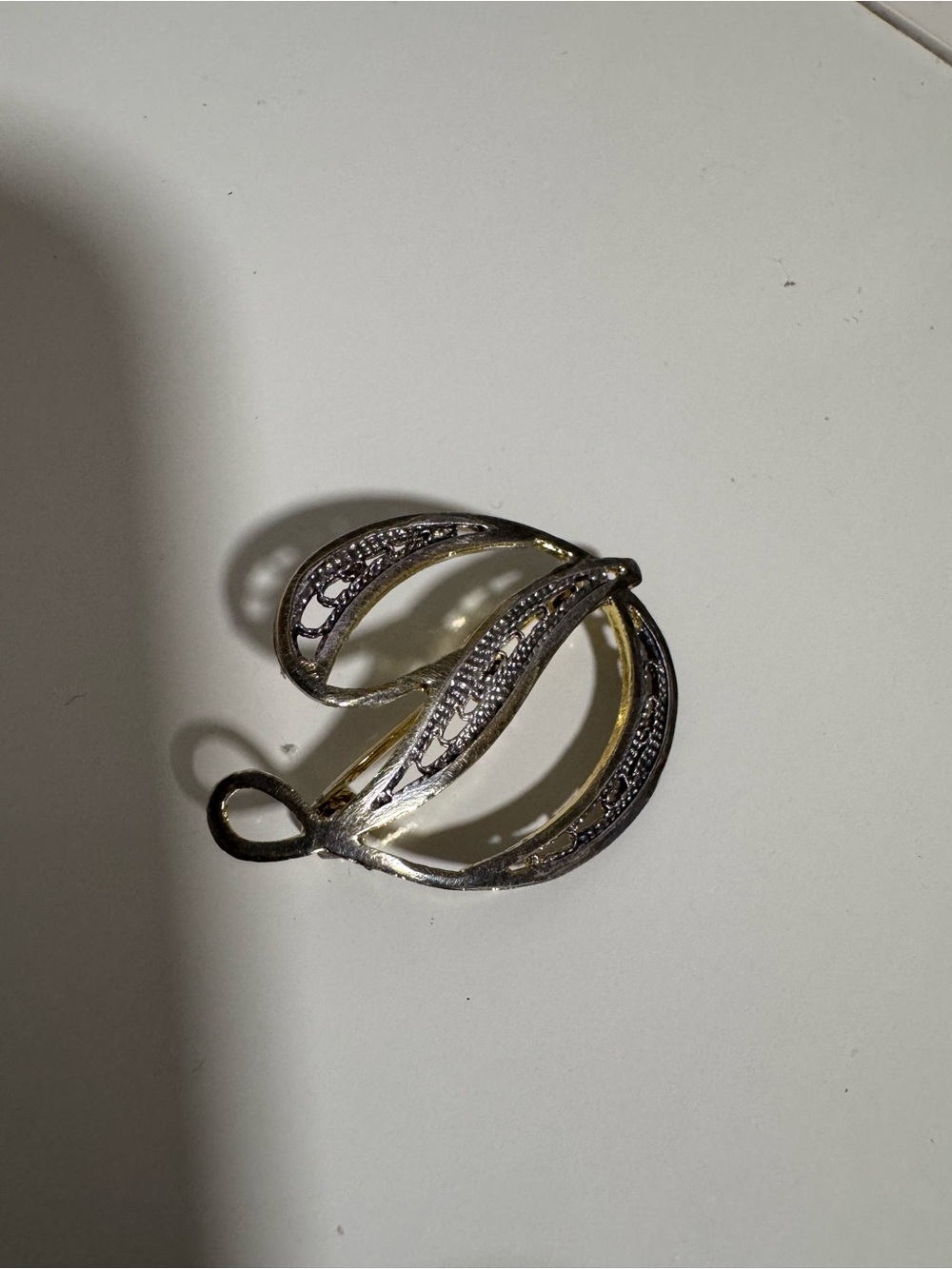 Elegant Silver Filigree brooch
